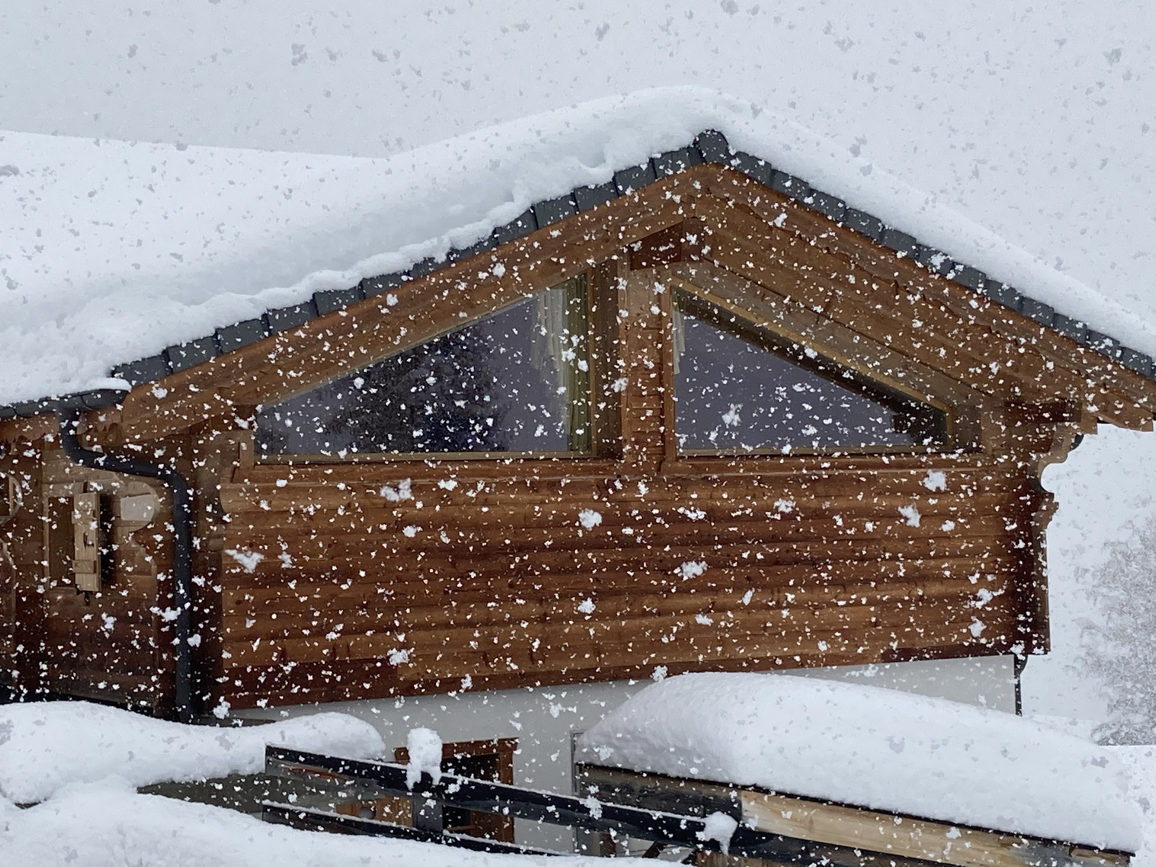 Heavy snow at Chalet Chouchou